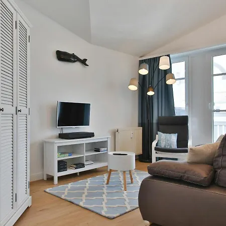Roland In Apartment